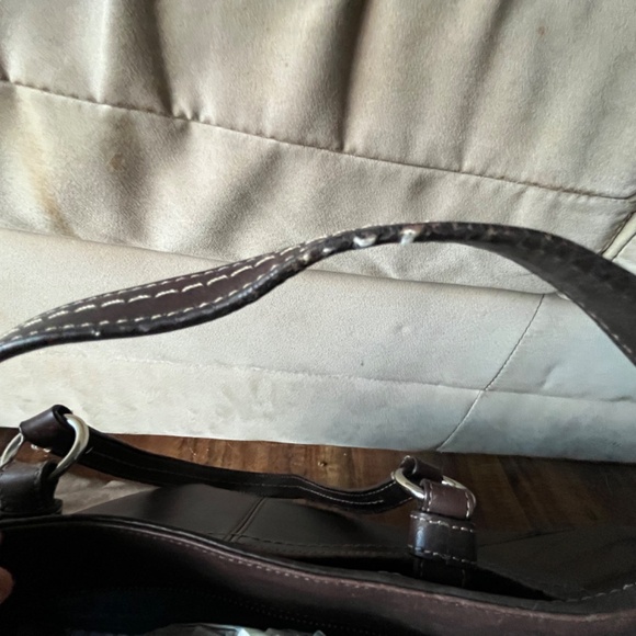 Coach Chelsea F14015 Soft Brown Leather Tote with Gold Hardware - Picture 4 of 15